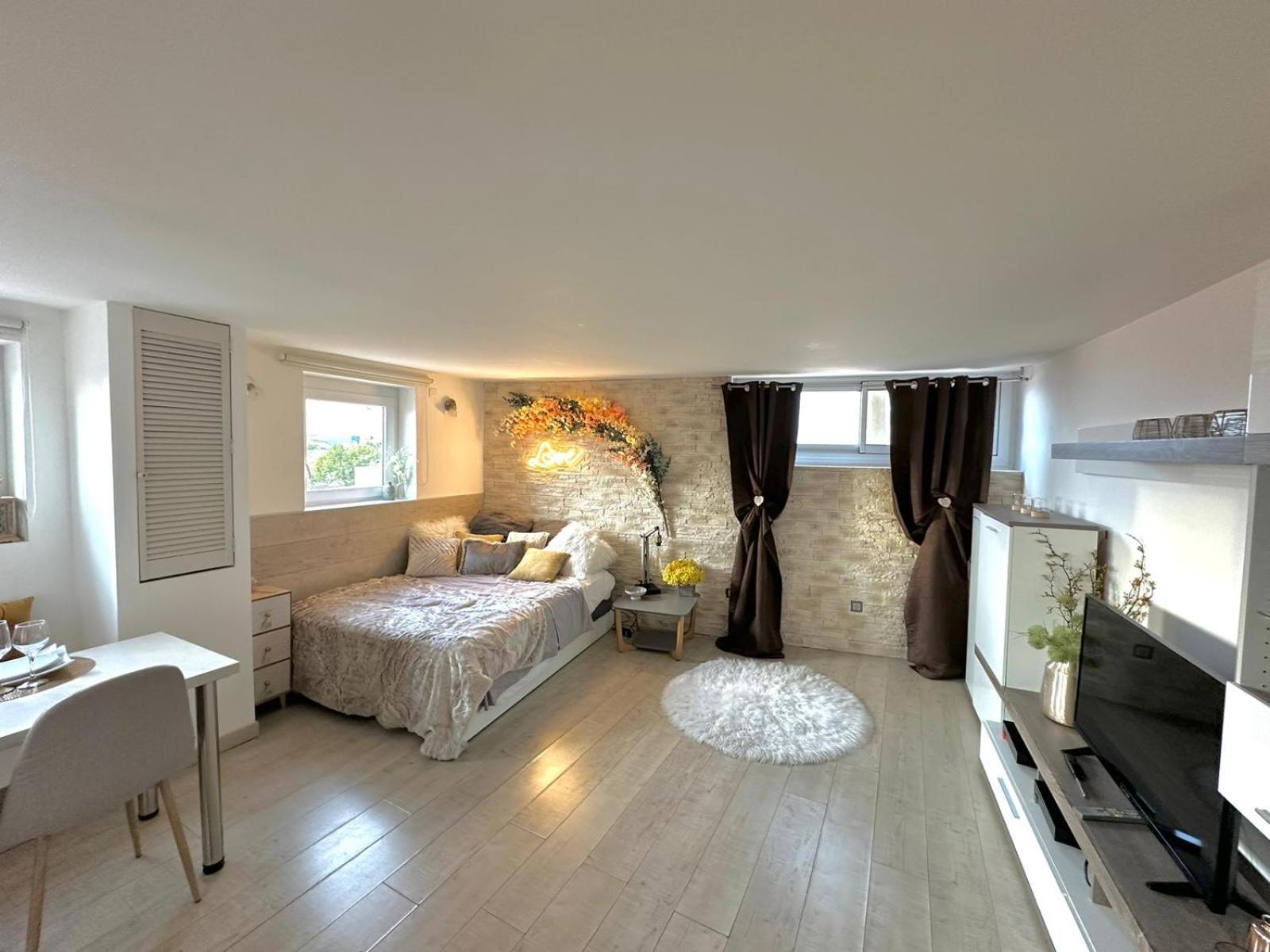 Bulle De Charme Avec Vue Apartment Perpignan Exterior photo